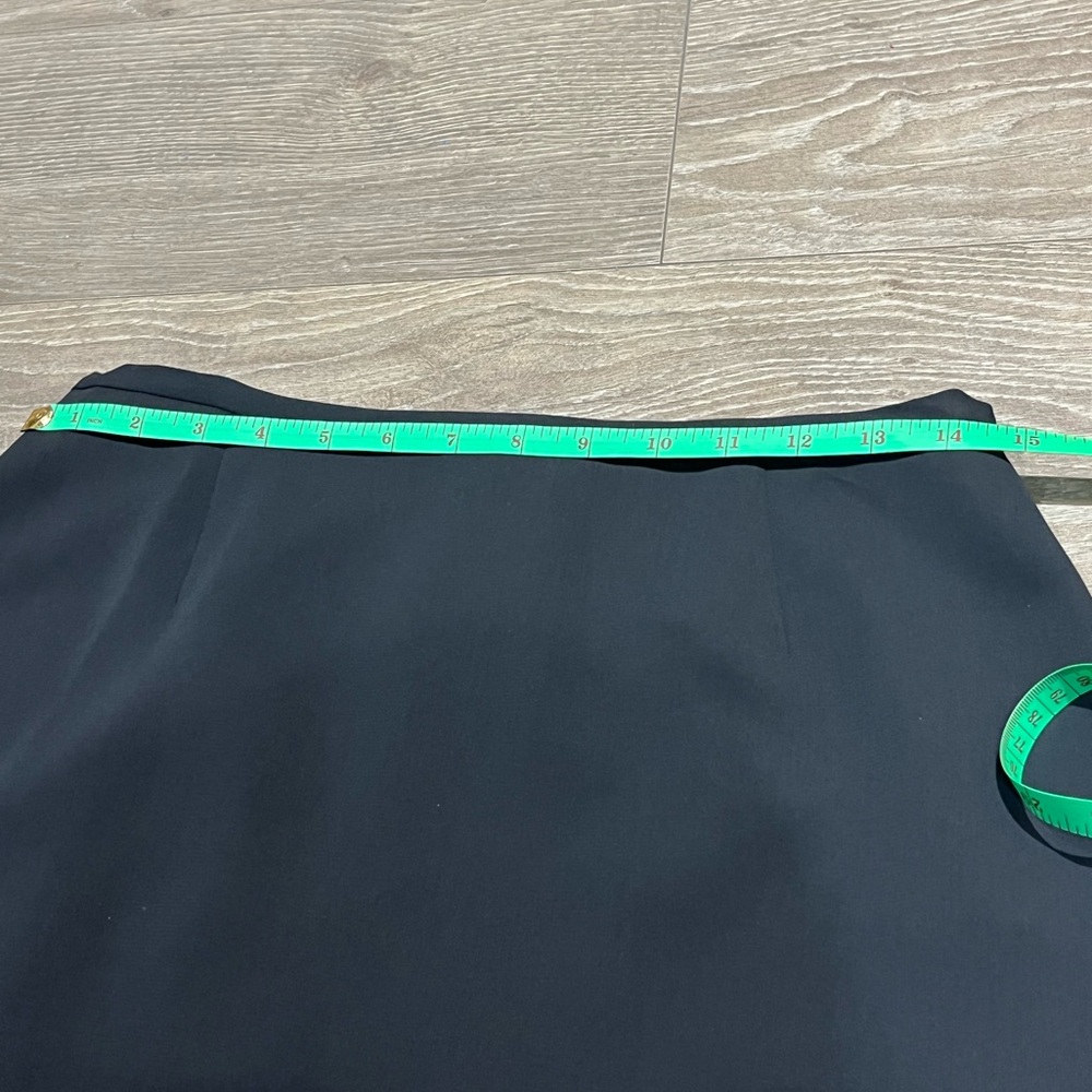 Elegant Black Women's Skirt - Picture 5 of 5